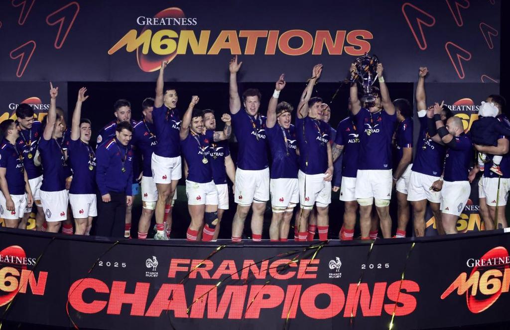 Drapeau Angleterre Rugby – Six Nations 2025 – Main, Pour Supporters (neuf)